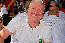 01 Sommerf Baerl 2024-08-31 09  31. August - Sommer, Sonnenschein, Sommerfest - Auf der linken Rheinseite starten wir auf dem Sommerfest der 1.KG Baerl. Zum nächsten Fest gehr zurück über den Rhein in den Süden Duisburgs, zur KG Sonniger Süden. Wir nehmen am Luftballonwettbewerb teil. Die KG Alle Mann an Bord feiert auch, dort lassen wir den Tag gemeinsam mit der „großen“ Crew ausklingen. : DVPJ, Holger II, Kinderprinz Phil II., Prinzessin, Mia I., Prinzessin Mia I., HDK, Duisburg, Karneval, Helau, Tollität, Event, Session 2024, Session 2025, Hauptausschuss, Gemeinschaft, Hauptausschuss Karneval Duisburg, Duisburg ist echt