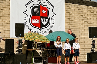 ß1 Schottenzunft 2024-09-07 06  Schottenzunft und Bürgergarde - Am Samstag 7. September besuchten wir bei sommerlichem Wetter zuerst das Sommerfest der Schottenzunft auf dem Gelände des ETuS Bissingheim. Nachmittags ging es Richtung Kaiserberg. Dort zum „Am Haus am Wasserturm“ hatte die Bürgergarde zu ihrem Sommerfest geladen. : DVPJ, Holger II, Kinderprinz Phil II., Prinzessin, Mia I., Prinzessin Mia I., HDK, Duisburg, Karneval, Helau, Tollität, Event, Session 2024, Session 2025, Hauptausschuss, Gemeinschaft, Hauptausschuss Karneval Duisburg, Duisburg ist echt