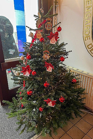 GardeGluehen PG 2024-12-08 10  Bei der Preinzengarde - Am Sonntag dem 8. Dezember besuchten wir das „Garde glühen“ der Duisburger Prinzengarde auf dem Gelände an ihrem Archiv auf der Sympher Straße.