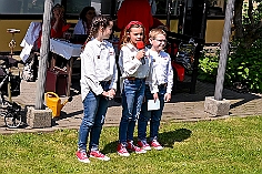 Fruehlf RW Rheinh 2024-05-09-05  Sonnenschein über Rheinhausen - Eine Tradition am Vatertag der KG Rot-Weiß Rheinhausen ist das Frühlingsfest auf der Festwiese an der Erlöserkirche in Rheinhausen. Dort hatten wir auch viel Spaß neben unserem offiziellen Besuch. : DVPJ, Holger II, Kinderprinz Phil II., Prinzessin, Mia I., Prinzessin Mia I., HDK, Duisburg, Karneval, Helau, Tollität, Event, Session 2024, Session 2025, Hauptausschuss, Gemeinschaft, Hauptausschuss Karneval Duisburg, Duisburg ist echt