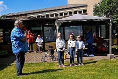 Fruehlf RW Rheinh 2024-05-09-09  Sonnenschein über Rheinhausen - Eine Tradition am Vatertag der KG Rot-Weiß Rheinhausen ist das Frühlingsfest auf der Festwiese an der Erlöserkirche in Rheinhausen. Dort hatten wir auch viel Spaß neben unserem offiziellen Besuch. : DVPJ, Holger II, Kinderprinz Phil II., Prinzessin, Mia I., Prinzessin Mia I., HDK, Duisburg, Karneval, Helau, Tollität, Event, Session 2024, Session 2025, Hauptausschuss, Gemeinschaft, Hauptausschuss Karneval Duisburg, Duisburg ist echt