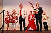 Kuerung 2025- 01-11 018  Jetzt gehts los - Die Kürung der Kinderprinzencrew 2025. Im ausverkauftem Saal des WYNDHAM Hotel Duisburger Hof wurden Prinz Phil II. , Prinzessin Mia I., Hofmarschall Yanick und Pagin Lea gekürt. : DVPJ, Holger II, Kinderprinz Phil II., Prinzessin, Mia I., Prinzessin Mia I., HDK, Duisburg, Karneval, Helau, Tollität, Event, Session 2024, Session 2025, Hauptausschuss, Gemeinschaft, Hauptausschuss Karneval Duisburg, Duisburg ist echt