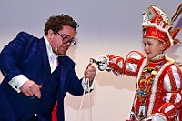 Kuerung 2025- 01-11 070  Jetzt gehts los - Die Kürung der Kinderprinzencrew 2025. Im ausverkauftem Saal des WYNDHAM Hotel Duisburger Hof wurden Prinz Phil II. , Prinzessin Mia I., Hofmarschall Yanick und Pagin Lea gekürt. : DVPJ, Holger II, Kinderprinz Phil II., Prinzessin, Mia I., Prinzessin Mia I., HDK, Duisburg, Karneval, Helau, Tollität, Event, Session 2024, Session 2025, Hauptausschuss, Gemeinschaft, Hauptausschuss Karneval Duisburg, Duisburg ist echt