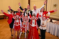 Kuerung 2025- 01-11 082  Jetzt gehts los - Die Kürung der Kinderprinzencrew 2025. Im ausverkauftem Saal des WYNDHAM Hotel Duisburger Hof wurden Prinz Phil II. , Prinzessin Mia I., Hofmarschall Yanick und Pagin Lea gekürt. : DVPJ, Holger II, Kinderprinz Phil II., Prinzessin, Mia I., Prinzessin Mia I., HDK, Duisburg, Karneval, Helau, Tollität, Event, Session 2024, Session 2025, Hauptausschuss, Gemeinschaft, Hauptausschuss Karneval Duisburg, Duisburg ist echt