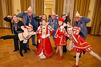 Kuerung 2025- 01-11 105  Jetzt gehts los - Die Kürung der Kinderprinzencrew 2025. Im ausverkauftem Saal des WYNDHAM Hotel Duisburger Hof wurden Prinz Phil II. , Prinzessin Mia I., Hofmarschall Yanick und Pagin Lea gekürt. : DVPJ, Holger II, Kinderprinz Phil II., Prinzessin, Mia I., Prinzessin Mia I., HDK, Duisburg, Karneval, Helau, Tollität, Event, Session 2024, Session 2025, Hauptausschuss, Gemeinschaft, Hauptausschuss Karneval Duisburg, Duisburg ist echt