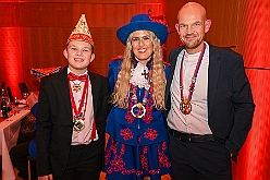 Kuerung Holger II 2025-01-18 07  Gala-Abend - Am Samstag 18. Januar 2025 war der Gala-Abend zur Prinzenkürung Se. Tollität Holger II. in der Mercatorhalle in Duisburg. Ein stimmungsvoller Abend mit Show, Musik und Tanz. : DVPJ, Holger II, Kinderprinz Phil II., Prinzessin, Mia I., Prinzessin Mia I., HDK, Duisburg, Karneval, Helau, Tollität, Event, Session 2024, Session 2025, Hauptausschuss, Gemeinschaft, Hauptausschuss Karneval Duisburg, Duisburg ist echt