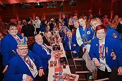 Kuerung Holger II 2025-01-18 21  Gala-Abend - Am Samstag 18. Januar 2025 war der Gala-Abend zur Prinzenkürung Se. Tollität Holger II. in der Mercatorhalle in Duisburg. Ein stimmungsvoller Abend mit Show, Musik und Tanz. : DVPJ, Holger II, Kinderprinz Phil II., Prinzessin, Mia I., Prinzessin Mia I., HDK, Duisburg, Karneval, Helau, Tollität, Event, Session 2024, Session 2025, Hauptausschuss, Gemeinschaft, Hauptausschuss Karneval Duisburg, Duisburg ist echt
