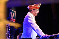 Volksbank 2025--01-23 011  Karnevalssitzung der Volksbank Rhein-Ruhr - Zum 9. Mal stand eine Karnevalssitzung der Volksbank im Terminkalender des Steinhofs in Huckingen. Wir waren dort mit Prinz Holger II. und den großartigen Künstlern des Kölner Karnevals. U.a. waren Martin Schopps, die Räuber, Kasalla,der Sitzungspräsidenten Volker Weininger dabei. : DVPJ, Holger II, Kinderprinz Phil II., Prinzessin, Mia I., Prinzessin Mia I., HDK, Duisburg, Karneval, Helau, Tollität, Event, Session 2024, Session 2025, Hauptausschuss, Gemeinschaft, Hauptausschuss Karneval Duisburg, Duisburg ist echt