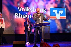 Volksbank 2025--01-23 013  Karnevalssitzung der Volksbank Rhein-Ruhr - Zum 9. Mal stand eine Karnevalssitzung der Volksbank im Terminkalender des Steinhofs in Huckingen. Wir waren dort mit Prinz Holger II. und den großartigen Künstlern des Kölner Karnevals. U.a. waren Martin Schopps, die Räuber, Kasalla,der Sitzungspräsidenten Volker Weininger dabei. : DVPJ, Holger II, Kinderprinz Phil II., Prinzessin, Mia I., Prinzessin Mia I., HDK, Duisburg, Karneval, Helau, Tollität, Event, Session 2024, Session 2025, Hauptausschuss, Gemeinschaft, Hauptausschuss Karneval Duisburg, Duisburg ist echt