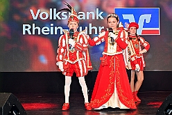 Volksbank 2025--01-23 021  Karnevalssitzung der Volksbank Rhein-Ruhr - Zum 9. Mal stand eine Karnevalssitzung der Volksbank im Terminkalender des Steinhofs in Huckingen. Wir waren dort mit Prinz Holger II. und den großartigen Künstlern des Kölner Karnevals. U.a. waren Martin Schopps, die Räuber, Kasalla,der Sitzungspräsidenten Volker Weininger dabei. : DVPJ, Holger II, Kinderprinz Phil II., Prinzessin, Mia I., Prinzessin Mia I., HDK, Duisburg, Karneval, Helau, Tollität, Event, Session 2024, Session 2025, Hauptausschuss, Gemeinschaft, Hauptausschuss Karneval Duisburg, Duisburg ist echt