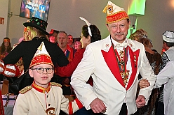 Volksbank 2025--01-23 029  Karnevalssitzung der Volksbank Rhein-Ruhr - Zum 9. Mal stand eine Karnevalssitzung der Volksbank im Terminkalender des Steinhofs in Huckingen. Wir waren dort mit Prinz Holger II. und den großartigen Künstlern des Kölner Karnevals. U.a. waren Martin Schopps, die Räuber, Kasalla,der Sitzungspräsidenten Volker Weininger dabei. : DVPJ, Holger II, Kinderprinz Phil II., Prinzessin, Mia I., Prinzessin Mia I., HDK, Duisburg, Karneval, Helau, Tollität, Event, Session 2024, Session 2025, Hauptausschuss, Gemeinschaft, Hauptausschuss Karneval Duisburg, Duisburg ist echt