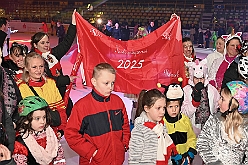 Karneval ONI CE 2025-01-24 33  Karneval ON ICE mit Prinzenwiegen - Das Prinzenwiegen der kleinen wie großen Tollitäten war neu im Programm der dritten Auflage von „Karneval ON ICE“ in der PreZero Rheinlandhalle . Dazu Eislaufen bei karnevalistischem Tönen. Dann wurde  auch noch Eishockey gespielt, Team Karneval gegen Team Rathaus, mit dem Sieg in diesem Jahr für das Team Rathaus. : DVPJ, Prinz, Prinzessin, Pagen, HDK, Duisburg, Karneval, Helau, Tollität, Event, Session 2024, Session 2025, Holger II, Phil II., Mia I., Hauptausschuss, Gemeinschaft, Hauptausschuss Karneval Duisburg, Duisburg ist echt