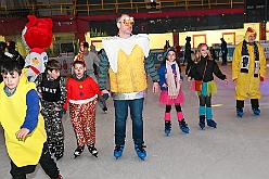 Karneval ONI CE 2025-01-24 35  Karneval ON ICE mit Prinzenwiegen - Das Prinzenwiegen der kleinen wie großen Tollitäten war neu im Programm der dritten Auflage von „Karneval ON ICE“ in der PreZero Rheinlandhalle . Dazu Eislaufen bei karnevalistischem Tönen. Dann wurde  auch noch Eishockey gespielt, Team Karneval gegen Team Rathaus, mit dem Sieg in diesem Jahr für das Team Rathaus. : DVPJ, Prinz, Prinzessin, Pagen, HDK, Duisburg, Karneval, Helau, Tollität, Event, Session 2024, Session 2025, Holger II, Phil II., Mia I., Hauptausschuss, Gemeinschaft, Hauptausschuss Karneval Duisburg, Duisburg ist echt