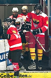 Karneval ONI CE 2025-01-24 46  Karneval ON ICE mit Prinzenwiegen - Das Prinzenwiegen der kleinen wie großen Tollitäten war neu im Programm der dritten Auflage von „Karneval ON ICE“ in der PreZero Rheinlandhalle . Dazu Eislaufen bei karnevalistischem Tönen. Dann wurde  auch noch Eishockey gespielt, Team Karneval gegen Team Rathaus, mit dem Sieg in diesem Jahr für das Team Rathaus. : DVPJ, Prinz, Prinzessin, Pagen, HDK, Duisburg, Karneval, Helau, Tollität, Event, Session 2024, Session 2025, Holger II, Phil II., Mia I., Hauptausschuss, Gemeinschaft, Hauptausschuss Karneval Duisburg, Duisburg ist echt