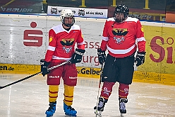 Karneval ONI CE 2025-01-24 52  Karneval ON ICE mit Prinzenwiegen - Das Prinzenwiegen der kleinen wie großen Tollitäten war neu im Programm der dritten Auflage von „Karneval ON ICE“ in der PreZero Rheinlandhalle . Dazu Eislaufen bei karnevalistischem Tönen. Dann wurde  auch noch Eishockey gespielt, Team Karneval gegen Team Rathaus, mit dem Sieg in diesem Jahr für das Team Rathaus. : DVPJ, Prinz, Prinzessin, Pagen, HDK, Duisburg, Karneval, Helau, Tollität, Event, Session 2024, Session 2025, Holger II, Phil II., Mia I., Hauptausschuss, Gemeinschaft, Hauptausschuss Karneval Duisburg, Duisburg ist echt