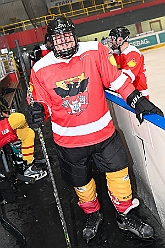 Karneval ONI CE 2025-01-24 68  Karneval ON ICE mit Prinzenwiegen - Das Prinzenwiegen der kleinen wie großen Tollitäten war neu im Programm der dritten Auflage von „Karneval ON ICE“ in der PreZero Rheinlandhalle . Dazu Eislaufen bei karnevalistischem Tönen. Dann wurde  auch noch Eishockey gespielt, Team Karneval gegen Team Rathaus, mit dem Sieg in diesem Jahr für das Team Rathaus. : DVPJ, Prinz, Prinzessin, Pagen, HDK, Duisburg, Karneval, Helau, Tollität, Event, Session 2024, Session 2025, Holger II, Phil II., Mia I., Hauptausschuss, Gemeinschaft, Hauptausschuss Karneval Duisburg, Duisburg ist echt