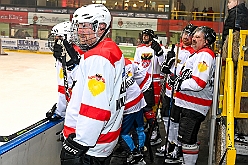Karneval ONI CE 2025-01-24 69  Karneval ON ICE mit Prinzenwiegen - Das Prinzenwiegen der kleinen wie großen Tollitäten war neu im Programm der dritten Auflage von „Karneval ON ICE“ in der PreZero Rheinlandhalle . Dazu Eislaufen bei karnevalistischem Tönen. Dann wurde  auch noch Eishockey gespielt, Team Karneval gegen Team Rathaus, mit dem Sieg in diesem Jahr für das Team Rathaus. : DVPJ, Prinz, Prinzessin, Pagen, HDK, Duisburg, Karneval, Helau, Tollität, Event, Session 2024, Session 2025, Holger II, Phil II., Mia I., Hauptausschuss, Gemeinschaft, Hauptausschuss Karneval Duisburg, Duisburg ist echt
