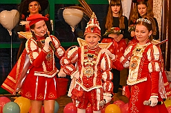 02 Kinderkarn RW HamMarx 2025-01-25 02  Unser erster Tour-Tag - Unser Tourtag beginnt schon am Freitagabend bei der Gemeinschaftssitzung von der Eherngarde und dem Löschzug Stadtmitte in der „Alten Feuerwache“. Weite geht es dann am frühen Abend Bein Kinderkarneval von Rot-Weiß Hamborn-Marxloh. Von dort fahren wir auf die andere Rheinseite zum III. Kostümball der 1. KG Baerl. Der letzte Auftritt ist dann auf der Prunksitzung der KG Sonniger Süden in der Falkstraße. : DVPJ, Holger II, Kinderprinz Phil II., Prinzessin, Mia I., Prinzessin Mia I., HDK, Duisburg, Karneval, Helau, Tollität, Event, Session 2024, Session 2025, Hauptausschuss, Gemeinschaft, Hauptausschuss Karneval Duisburg, Duisburg ist echt
