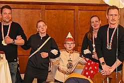 02 Kinderkarn RW HamMarx 2025-01-25 14  Unser erster Tour-Tag - Unser Tourtag beginnt schon am Freitagabend bei der Gemeinschaftssitzung von der Eherngarde und dem Löschzug Stadtmitte in der „Alten Feuerwache“. Weite geht es dann am frühen Abend Bein Kinderkarneval von Rot-Weiß Hamborn-Marxloh. Von dort fahren wir auf die andere Rheinseite zum III. Kostümball der 1. KG Baerl. Der letzte Auftritt ist dann auf der Prunksitzung der KG Sonniger Süden in der Falkstraße. : DVPJ, Holger II, Kinderprinz Phil II., Prinzessin, Mia I., Prinzessin Mia I., HDK, Duisburg, Karneval, Helau, Tollität, Event, Session 2024, Session 2025, Hauptausschuss, Gemeinschaft, Hauptausschuss Karneval Duisburg, Duisburg ist echt