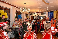 03 Kostuem KGBaerl 2025-01-25 08  Unser erster Tour-Tag - Unser Tourtag beginnt schon am Freitagabend bei der Gemeinschaftssitzung von der Eherngarde und dem Löschzug Stadtmitte in der „Alten Feuerwache“. Weite geht es dann am frühen Abend Bein Kinderkarneval von Rot-Weiß Hamborn-Marxloh. Von dort fahren wir auf die andere Rheinseite zum III. Kostümball der 1. KG Baerl. Der letzte Auftritt ist dann auf der Prunksitzung der KG Sonniger Süden in der Falkstraße. : DVPJ, Holger II, Kinderprinz Phil II., Prinzessin, Mia I., Prinzessin Mia I., HDK, Duisburg, Karneval, Helau, Tollität, Event, Session 2024, Session 2025, Hauptausschuss, Gemeinschaft, Hauptausschuss Karneval Duisburg, Duisburg ist echt