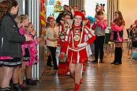 01 SchuetzenKinderkarne 2025-02-01 04  Samstags-Tour, 1. Februar - Unsere Tour begann beim Kinderkarneval des BdSJ Duisburg Buchholz. Von dort ging in die randvolle Glückauf-Halle in Homberg zur Damensitzung der Homburger Narrenzunft. Danach haben Mia und Lea ihr Heimspiel bei der Mädchensitzung der Stadtgarde im Gertrud-Bäumer-Berufskolleg. Im Eiltempo fuhren wir dann zur Fahrerstraße, wo im Kirchort die Damensitzung der Marxloher-Jecken auf uns wartete. Letzte Station dann wieder in der City. In der Gesamtschule an Falkstraße feierte KG Balu-Gold ihrer Prunksitzung. : DVPJ, Holger II, Kinderprinz Phil II., Prinzessin, Mia I., Prinzessin Mia I., HDK, Duisburg, Karneval, Helau, Tollität, Event, Session 2024, Session 2025, Hauptausschuss, Gemeinschaft, Hauptausschuss Karneval Duisburg, Duisburg ist echt
