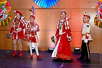 01 SchuetzenKinderkarne 2025-02-01 05  Samstags-Tour, 1. Februar - Unsere Tour begann beim Kinderkarneval des BdSJ Duisburg Buchholz. Von dort ging in die randvolle Glückauf-Halle in Homberg zur Damensitzung der Homburger Narrenzunft. Danach haben Mia und Lea ihr Heimspiel bei der Mädchensitzung der Stadtgarde im Gertrud-Bäumer-Berufskolleg. Im Eiltempo fuhren wir dann zur Fahrerstraße, wo im Kirchort die Damensitzung der Marxloher-Jecken auf uns wartete. Letzte Station dann wieder in der City. In der Gesamtschule an Falkstraße feierte KG Balu-Gold ihrer Prunksitzung. : DVPJ, Holger II, Kinderprinz Phil II., Prinzessin, Mia I., Prinzessin Mia I., HDK, Duisburg, Karneval, Helau, Tollität, Event, Session 2024, Session 2025, Hauptausschuss, Gemeinschaft, Hauptausschuss Karneval Duisburg, Duisburg ist echt