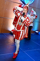 01 SchuetzenKinderkarne 2025-02-01 12  Samstags-Tour, 1. Februar - Unsere Tour begann beim Kinderkarneval des BdSJ Duisburg Buchholz. Von dort ging in die randvolle Glückauf-Halle in Homberg zur Damensitzung der Homburger Narrenzunft. Danach haben Mia und Lea ihr Heimspiel bei der Mädchensitzung der Stadtgarde im Gertrud-Bäumer-Berufskolleg. Im Eiltempo fuhren wir dann zur Fahrerstraße, wo im Kirchort die Damensitzung der Marxloher-Jecken auf uns wartete. Letzte Station dann wieder in der City. In der Gesamtschule an Falkstraße feierte KG Balu-Gold ihrer Prunksitzung. : DVPJ, Holger II, Kinderprinz Phil II., Prinzessin, Mia I., Prinzessin Mia I., HDK, Duisburg, Karneval, Helau, Tollität, Event, Session 2024, Session 2025, Hauptausschuss, Gemeinschaft, Hauptausschuss Karneval Duisburg, Duisburg ist echt