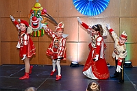 01 SchuetzenKinderkarne 2025-02-01 15  Samstags-Tour, 1. Februar - Unsere Tour begann beim Kinderkarneval des BdSJ Duisburg Buchholz. Von dort ging in die randvolle Glückauf-Halle in Homberg zur Damensitzung der Homburger Narrenzunft. Danach haben Mia und Lea ihr Heimspiel bei der Mädchensitzung der Stadtgarde im Gertrud-Bäumer-Berufskolleg. Im Eiltempo fuhren wir dann zur Fahrerstraße, wo im Kirchort die Damensitzung der Marxloher-Jecken auf uns wartete. Letzte Station dann wieder in der City. In der Gesamtschule an Falkstraße feierte KG Balu-Gold ihrer Prunksitzung. : DVPJ, Holger II, Kinderprinz Phil II., Prinzessin, Mia I., Prinzessin Mia I., HDK, Duisburg, Karneval, Helau, Tollität, Event, Session 2024, Session 2025, Hauptausschuss, Gemeinschaft, Hauptausschuss Karneval Duisburg, Duisburg ist echt