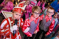 01 SchuetzenKinderkarne 2025-02-01 16  Samstags-Tour, 1. Februar - Unsere Tour begann beim Kinderkarneval des BdSJ Duisburg Buchholz. Von dort ging in die randvolle Glückauf-Halle in Homberg zur Damensitzung der Homburger Narrenzunft. Danach haben Mia und Lea ihr Heimspiel bei der Mädchensitzung der Stadtgarde im Gertrud-Bäumer-Berufskolleg. Im Eiltempo fuhren wir dann zur Fahrerstraße, wo im Kirchort die Damensitzung der Marxloher-Jecken auf uns wartete. Letzte Station dann wieder in der City. In der Gesamtschule an Falkstraße feierte KG Balu-Gold ihrer Prunksitzung. : DVPJ, Holger II, Kinderprinz Phil II., Prinzessin, Mia I., Prinzessin Mia I., HDK, Duisburg, Karneval, Helau, Tollität, Event, Session 2024, Session 2025, Hauptausschuss, Gemeinschaft, Hauptausschuss Karneval Duisburg, Duisburg ist echt