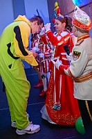01 SchuetzenKinderkarne 2025-02-01 21  Samstags-Tour, 1. Februar - Unsere Tour begann beim Kinderkarneval des BdSJ Duisburg Buchholz. Von dort ging in die randvolle Glückauf-Halle in Homberg zur Damensitzung der Homburger Narrenzunft. Danach haben Mia und Lea ihr Heimspiel bei der Mädchensitzung der Stadtgarde im Gertrud-Bäumer-Berufskolleg. Im Eiltempo fuhren wir dann zur Fahrerstraße, wo im Kirchort die Damensitzung der Marxloher-Jecken auf uns wartete. Letzte Station dann wieder in der City. In der Gesamtschule an Falkstraße feierte KG Balu-Gold ihrer Prunksitzung. : DVPJ, Holger II, Kinderprinz Phil II., Prinzessin, Mia I., Prinzessin Mia I., HDK, Duisburg, Karneval, Helau, Tollität, Event, Session 2024, Session 2025, Hauptausschuss, Gemeinschaft, Hauptausschuss Karneval Duisburg, Duisburg ist echt