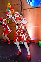 01 SchuetzenKinderkarne 2025-02-01 22  Samstags-Tour, 1. Februar - Unsere Tour begann beim Kinderkarneval des BdSJ Duisburg Buchholz. Von dort ging in die randvolle Glückauf-Halle in Homberg zur Damensitzung der Homburger Narrenzunft. Danach haben Mia und Lea ihr Heimspiel bei der Mädchensitzung der Stadtgarde im Gertrud-Bäumer-Berufskolleg. Im Eiltempo fuhren wir dann zur Fahrerstraße, wo im Kirchort die Damensitzung der Marxloher-Jecken auf uns wartete. Letzte Station dann wieder in der City. In der Gesamtschule an Falkstraße feierte KG Balu-Gold ihrer Prunksitzung. : DVPJ, Holger II, Kinderprinz Phil II., Prinzessin, Mia I., Prinzessin Mia I., HDK, Duisburg, Karneval, Helau, Tollität, Event, Session 2024, Session 2025, Hauptausschuss, Gemeinschaft, Hauptausschuss Karneval Duisburg, Duisburg ist echt