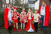 01 SchuetzenKinderkarne 2025-02-01 28  Samstags-Tour, 1. Februar - Unsere Tour begann beim Kinderkarneval des BdSJ Duisburg Buchholz. Von dort ging in die randvolle Glückauf-Halle in Homberg zur Damensitzung der Homburger Narrenzunft. Danach haben Mia und Lea ihr Heimspiel bei der Mädchensitzung der Stadtgarde im Gertrud-Bäumer-Berufskolleg. Im Eiltempo fuhren wir dann zur Fahrerstraße, wo im Kirchort die Damensitzung der Marxloher-Jecken auf uns wartete. Letzte Station dann wieder in der City. In der Gesamtschule an Falkstraße feierte KG Balu-Gold ihrer Prunksitzung. : DVPJ, Holger II, Kinderprinz Phil II., Prinzessin, Mia I., Prinzessin Mia I., HDK, Duisburg, Karneval, Helau, Tollität, Event, Session 2024, Session 2025, Hauptausschuss, Gemeinschaft, Hauptausschuss Karneval Duisburg, Duisburg ist echt