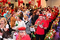 03 MaedchensStadtgarde 2025-2-01 04  Samstags-Tour, 1. Februar - Unsere Tour begann beim Kinderkarneval des BdSJ Duisburg Buchholz. Von dort ging in die randvolle Glückauf-Halle in Homberg zur Damensitzung der Homburger Narrenzunft. Danach haben Mia und Lea ihr Heimspiel bei der Mädchensitzung der Stadtgarde im Gertrud-Bäumer-Berufskolleg. Im Eiltempo fuhren wir dann zur Fahrerstraße, wo im Kirchort die Damensitzung der Marxloher-Jecken auf uns wartete. Letzte Station dann wieder in der City. In der Gesamtschule an Falkstraße feierte KG Balu-Gold ihrer Prunksitzung. : DVPJ, Holger II, Kinderprinz Phil II., Prinzessin, Mia I., Prinzessin Mia I., HDK, Duisburg, Karneval, Helau, Tollität, Event, Session 2024, Session 2025, Hauptausschuss, Gemeinschaft, Hauptausschuss Karneval Duisburg, Duisburg ist echt