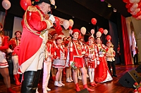 03 MaedchensStadtgarde 2025-2-01 10  Samstags-Tour, 1. Februar - Unsere Tour begann beim Kinderkarneval des BdSJ Duisburg Buchholz. Von dort ging in die randvolle Glückauf-Halle in Homberg zur Damensitzung der Homburger Narrenzunft. Danach haben Mia und Lea ihr Heimspiel bei der Mädchensitzung der Stadtgarde im Gertrud-Bäumer-Berufskolleg. Im Eiltempo fuhren wir dann zur Fahrerstraße, wo im Kirchort die Damensitzung der Marxloher-Jecken auf uns wartete. Letzte Station dann wieder in der City. In der Gesamtschule an Falkstraße feierte KG Balu-Gold ihrer Prunksitzung. : DVPJ, Holger II, Kinderprinz Phil II., Prinzessin, Mia I., Prinzessin Mia I., HDK, Duisburg, Karneval, Helau, Tollität, Event, Session 2024, Session 2025, Hauptausschuss, Gemeinschaft, Hauptausschuss Karneval Duisburg, Duisburg ist echt