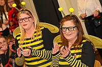 03 MaedchensStadtgarde 2025-2-01 17  Samstags-Tour, 1. Februar - Unsere Tour begann beim Kinderkarneval des BdSJ Duisburg Buchholz. Von dort ging in die randvolle Glückauf-Halle in Homberg zur Damensitzung der Homburger Narrenzunft. Danach haben Mia und Lea ihr Heimspiel bei der Mädchensitzung der Stadtgarde im Gertrud-Bäumer-Berufskolleg. Im Eiltempo fuhren wir dann zur Fahrerstraße, wo im Kirchort die Damensitzung der Marxloher-Jecken auf uns wartete. Letzte Station dann wieder in der City. In der Gesamtschule an Falkstraße feierte KG Balu-Gold ihrer Prunksitzung. : DVPJ, Holger II, Kinderprinz Phil II., Prinzessin, Mia I., Prinzessin Mia I., HDK, Duisburg, Karneval, Helau, Tollität, Event, Session 2024, Session 2025, Hauptausschuss, Gemeinschaft, Hauptausschuss Karneval Duisburg, Duisburg ist echt