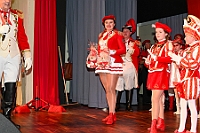 03 MaedchensStadtgarde 2025-2-01 26  Samstags-Tour, 1. Februar - Unsere Tour begann beim Kinderkarneval des BdSJ Duisburg Buchholz. Von dort ging in die randvolle Glückauf-Halle in Homberg zur Damensitzung der Homburger Narrenzunft. Danach haben Mia und Lea ihr Heimspiel bei der Mädchensitzung der Stadtgarde im Gertrud-Bäumer-Berufskolleg. Im Eiltempo fuhren wir dann zur Fahrerstraße, wo im Kirchort die Damensitzung der Marxloher-Jecken auf uns wartete. Letzte Station dann wieder in der City. In der Gesamtschule an Falkstraße feierte KG Balu-Gold ihrer Prunksitzung. : DVPJ, Holger II, Kinderprinz Phil II., Prinzessin, Mia I., Prinzessin Mia I., HDK, Duisburg, Karneval, Helau, Tollität, Event, Session 2024, Session 2025, Hauptausschuss, Gemeinschaft, Hauptausschuss Karneval Duisburg, Duisburg ist echt