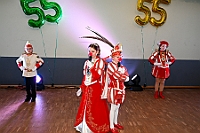 04 DamenParty MarxJeck 2025-2-01 03  Samstags-Tour, 1. Februar - Unsere Tour begann beim Kinderkarneval des BdSJ Duisburg Buchholz. Von dort ging in die randvolle Glückauf-Halle in Homberg zur Damensitzung der Homburger Narrenzunft. Danach haben Mia und Lea ihr Heimspiel bei der Mädchensitzung der Stadtgarde im Gertrud-Bäumer-Berufskolleg. Im Eiltempo fuhren wir dann zur Fahrerstraße, wo im Kirchort die Damensitzung der Marxloher-Jecken auf uns wartete. Letzte Station dann wieder in der City. In der Gesamtschule an Falkstraße feierte KG Balu-Gold ihrer Prunksitzung. : DVPJ, Holger II, Kinderprinz Phil II., Prinzessin, Mia I., Prinzessin Mia I., HDK, Duisburg, Karneval, Helau, Tollität, Event, Session 2024, Session 2025, Hauptausschuss, Gemeinschaft, Hauptausschuss Karneval Duisburg, Duisburg ist echt