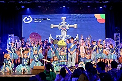 02 Lebenshilfe 2025-02-02  19  Geburtstagskind ON TOUR - Zuerst steht der Besuch beim Seniorenkarneval in Neumühl in der Gnadenkirche auf dem Plan. Danach geht es in den ausverkauften Steinhof. Die Lebenshilfe veranstaltete im Kultur- und Bürgerzentrum Duisburg-Süd wieder ihre Integrative Karnevalssitzung. „Obelix“ Michel führte durch das bunte Programm. : DVPJ, Holger II, Kinderprinz Phil II., Prinzessin, Mia I., Prinzessin Mia I., HDK, Duisburg, Karneval, Helau, Tollität, Event, Session 2024, Session 2025, Hauptausschuss, Gemeinschaft, Hauptausschuss Karneval Duisburg, Duisburg ist echt
