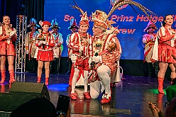 02 Lebenshilfe 2025-02-02  25  Geburtstagskind ON TOUR - Zuerst steht der Besuch beim Seniorenkarneval in Neumühl in der Gnadenkirche auf dem Plan. Danach geht es in den ausverkauften Steinhof. Die Lebenshilfe veranstaltete im Kultur- und Bürgerzentrum Duisburg-Süd wieder ihre Integrative Karnevalssitzung. „Obelix“ Michel führte durch das bunte Programm. : DVPJ, Holger II, Kinderprinz Phil II., Prinzessin, Mia I., Prinzessin Mia I., HDK, Duisburg, Karneval, Helau, Tollität, Event, Session 2024, Session 2025, Hauptausschuss, Gemeinschaft, Hauptausschuss Karneval Duisburg, Duisburg ist echt