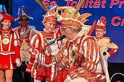 02 Lebenshilfe 2025-02-02  26  Geburtstagskind ON TOUR - Zuerst steht der Besuch beim Seniorenkarneval in Neumühl in der Gnadenkirche auf dem Plan. Danach geht es in den ausverkauften Steinhof. Die Lebenshilfe veranstaltete im Kultur- und Bürgerzentrum Duisburg-Süd wieder ihre Integrative Karnevalssitzung. „Obelix“ Michel führte durch das bunte Programm. : DVPJ, Holger II, Kinderprinz Phil II., Prinzessin, Mia I., Prinzessin Mia I., HDK, Duisburg, Karneval, Helau, Tollität, Event, Session 2024, Session 2025, Hauptausschuss, Gemeinschaft, Hauptausschuss Karneval Duisburg, Duisburg ist echt