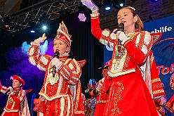 02 Lebenshilfe 2025-02-02  27  Geburtstagskind ON TOUR - Zuerst steht der Besuch beim Seniorenkarneval in Neumühl in der Gnadenkirche auf dem Plan. Danach geht es in den ausverkauften Steinhof. Die Lebenshilfe veranstaltete im Kultur- und Bürgerzentrum Duisburg-Süd wieder ihre Integrative Karnevalssitzung. „Obelix“ Michel führte durch das bunte Programm. : DVPJ, Holger II, Kinderprinz Phil II., Prinzessin, Mia I., Prinzessin Mia I., HDK, Duisburg, Karneval, Helau, Tollität, Event, Session 2024, Session 2025, Hauptausschuss, Gemeinschaft, Hauptausschuss Karneval Duisburg, Duisburg ist echt