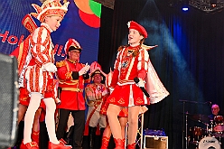 02 Lebenshilfe 2025-02-02  28  Geburtstagskind ON TOUR - Zuerst steht der Besuch beim Seniorenkarneval in Neumühl in der Gnadenkirche auf dem Plan. Danach geht es in den ausverkauften Steinhof. Die Lebenshilfe veranstaltete im Kultur- und Bürgerzentrum Duisburg-Süd wieder ihre Integrative Karnevalssitzung. „Obelix“ Michel führte durch das bunte Programm. : DVPJ, Holger II, Kinderprinz Phil II., Prinzessin, Mia I., Prinzessin Mia I., HDK, Duisburg, Karneval, Helau, Tollität, Event, Session 2024, Session 2025, Hauptausschuss, Gemeinschaft, Hauptausschuss Karneval Duisburg, Duisburg ist echt