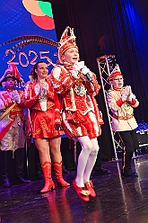 02 Lebenshilfe 2025-02-02  33  Geburtstagskind ON TOUR - Zuerst steht der Besuch beim Seniorenkarneval in Neumühl in der Gnadenkirche auf dem Plan. Danach geht es in den ausverkauften Steinhof. Die Lebenshilfe veranstaltete im Kultur- und Bürgerzentrum Duisburg-Süd wieder ihre Integrative Karnevalssitzung. „Obelix“ Michel führte durch das bunte Programm. : DVPJ, Holger II, Kinderprinz Phil II., Prinzessin, Mia I., Prinzessin Mia I., HDK, Duisburg, Karneval, Helau, Tollität, Event, Session 2024, Session 2025, Hauptausschuss, Gemeinschaft, Hauptausschuss Karneval Duisburg, Duisburg ist echt