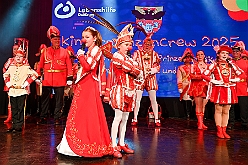 02 Lebenshilfe 2025-02-02  36  Geburtstagskind ON TOUR - Zuerst steht der Besuch beim Seniorenkarneval in Neumühl in der Gnadenkirche auf dem Plan. Danach geht es in den ausverkauften Steinhof. Die Lebenshilfe veranstaltete im Kultur- und Bürgerzentrum Duisburg-Süd wieder ihre Integrative Karnevalssitzung. „Obelix“ Michel führte durch das bunte Programm. : DVPJ, Holger II, Kinderprinz Phil II., Prinzessin, Mia I., Prinzessin Mia I., HDK, Duisburg, Karneval, Helau, Tollität, Event, Session 2024, Session 2025, Hauptausschuss, Gemeinschaft, Hauptausschuss Karneval Duisburg, Duisburg ist echt