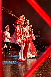 02 Lebenshilfe 2025-02-02  37  Geburtstagskind ON TOUR - Zuerst steht der Besuch beim Seniorenkarneval in Neumühl in der Gnadenkirche auf dem Plan. Danach geht es in den ausverkauften Steinhof. Die Lebenshilfe veranstaltete im Kultur- und Bürgerzentrum Duisburg-Süd wieder ihre Integrative Karnevalssitzung. „Obelix“ Michel führte durch das bunte Programm. : DVPJ, Holger II, Kinderprinz Phil II., Prinzessin, Mia I., Prinzessin Mia I., HDK, Duisburg, Karneval, Helau, Tollität, Event, Session 2024, Session 2025, Hauptausschuss, Gemeinschaft, Hauptausschuss Karneval Duisburg, Duisburg ist echt