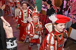 02 Lebenshilfe 2025-02-02  46  Geburtstagskind ON TOUR - Zuerst steht der Besuch beim Seniorenkarneval in Neumühl in der Gnadenkirche auf dem Plan. Danach geht es in den ausverkauften Steinhof. Die Lebenshilfe veranstaltete im Kultur- und Bürgerzentrum Duisburg-Süd wieder ihre Integrative Karnevalssitzung. „Obelix“ Michel führte durch das bunte Programm. : DVPJ, Holger II, Kinderprinz Phil II., Prinzessin, Mia I., Prinzessin Mia I., HDK, Duisburg, Karneval, Helau, Tollität, Event, Session 2024, Session 2025, Hauptausschuss, Gemeinschaft, Hauptausschuss Karneval Duisburg, Duisburg ist echt