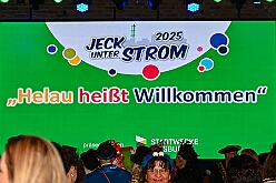 JeckUnterStrom 2025-02-05 01  Erst wir - dann Köln - Der kölsche Karneval gab sich im Kultur- und Bürgerzentrum Duisburg-Süd Steinhof Huckingen e.V. die Klinke in die Hand. Wir, mir Prinz Holger II., vertraten standesgemäß den Duisburger Karneval bei der zweiten Auflage von „Jeck unter Strom“. : DVPJ, Holger II, Kinderprinz Phil II., Prinzessin, Mia I., Prinzessin Mia I., HDK, Duisburg, Karneval, Helau, Tollität, Event, Session 2024, Session 2025, Hauptausschuss, Gemeinschaft, Hauptausschuss Karneval Duisburg, Duisburg ist echt