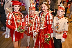 JeckUnterStrom 2025-02-05 03  Erst wir - dann Köln - Der kölsche Karneval gab sich im Kultur- und Bürgerzentrum Duisburg-Süd Steinhof Huckingen e.V. die Klinke in die Hand. Wir, mir Prinz Holger II., vertraten standesgemäß den Duisburger Karneval bei der zweiten Auflage von „Jeck unter Strom“. : DVPJ, Holger II, Kinderprinz Phil II., Prinzessin, Mia I., Prinzessin Mia I., HDK, Duisburg, Karneval, Helau, Tollität, Event, Session 2024, Session 2025, Hauptausschuss, Gemeinschaft, Hauptausschuss Karneval Duisburg, Duisburg ist echt