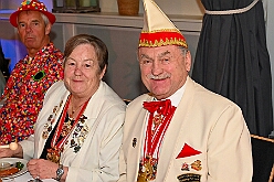 JeckUnterStrom 2025-02-05 06  Erst wir - dann Köln - Der kölsche Karneval gab sich im Kultur- und Bürgerzentrum Duisburg-Süd Steinhof Huckingen e.V. die Klinke in die Hand. Wir, mir Prinz Holger II., vertraten standesgemäß den Duisburger Karneval bei der zweiten Auflage von „Jeck unter Strom“. : DVPJ, Holger II, Kinderprinz Phil II., Prinzessin, Mia I., Prinzessin Mia I., HDK, Duisburg, Karneval, Helau, Tollität, Event, Session 2024, Session 2025, Hauptausschuss, Gemeinschaft, Hauptausschuss Karneval Duisburg, Duisburg ist echt
