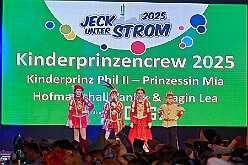 JeckUnterStrom 2025-02-05 16  Erst wir - dann Köln - Der kölsche Karneval gab sich im Kultur- und Bürgerzentrum Duisburg-Süd Steinhof Huckingen e.V. die Klinke in die Hand. Wir, mir Prinz Holger II., vertraten standesgemäß den Duisburger Karneval bei der zweiten Auflage von „Jeck unter Strom“. : DVPJ, Holger II, Kinderprinz Phil II., Prinzessin, Mia I., Prinzessin Mia I., HDK, Duisburg, Karneval, Helau, Tollität, Event, Session 2024, Session 2025, Hauptausschuss, Gemeinschaft, Hauptausschuss Karneval Duisburg, Duisburg ist echt